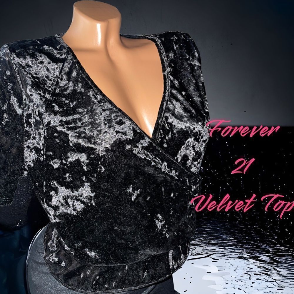 NWT l Forever21 l Black or Burgundy Crushed Velvet Cropped Top l 0X 1X
